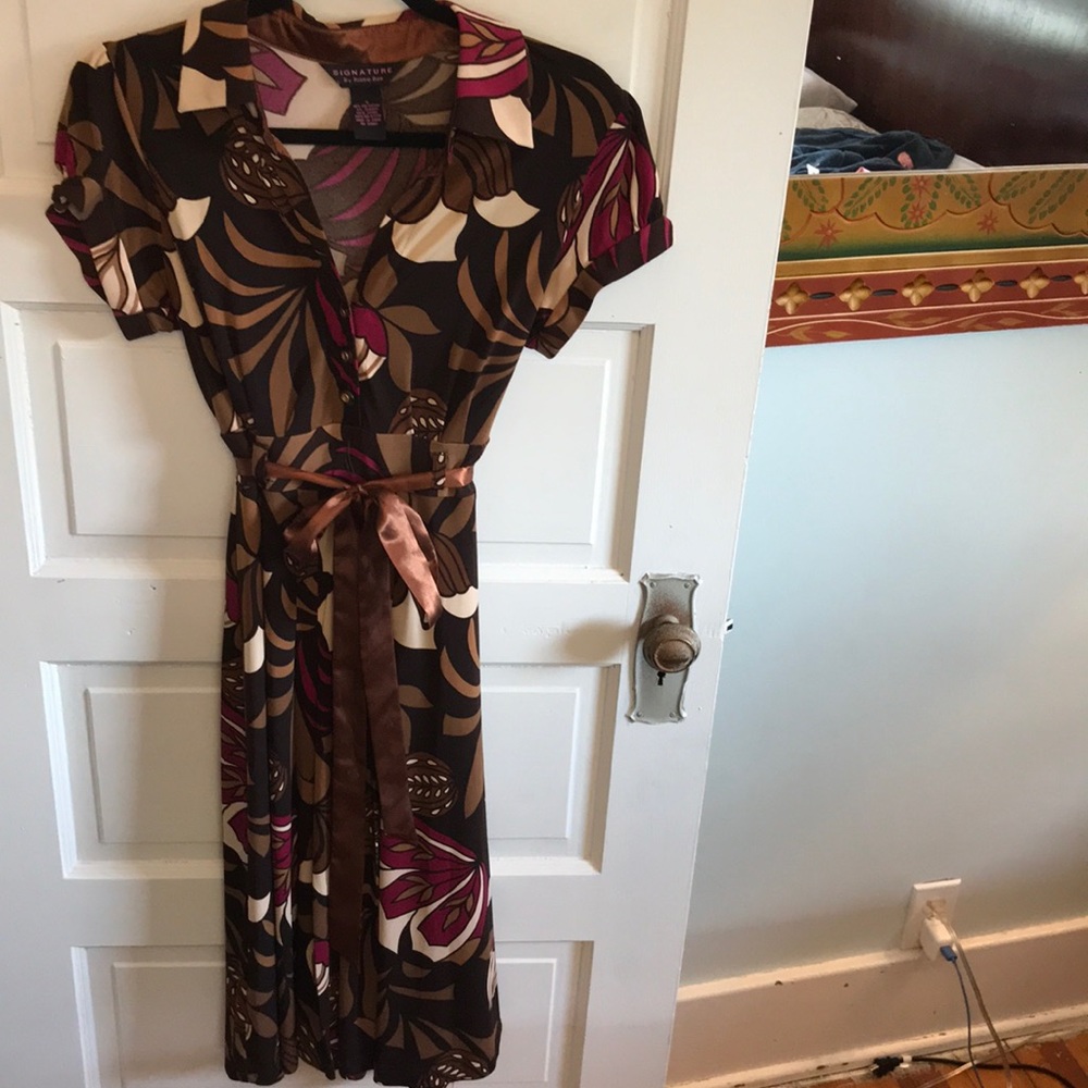Signature by Robbie Bee Size 8 dress